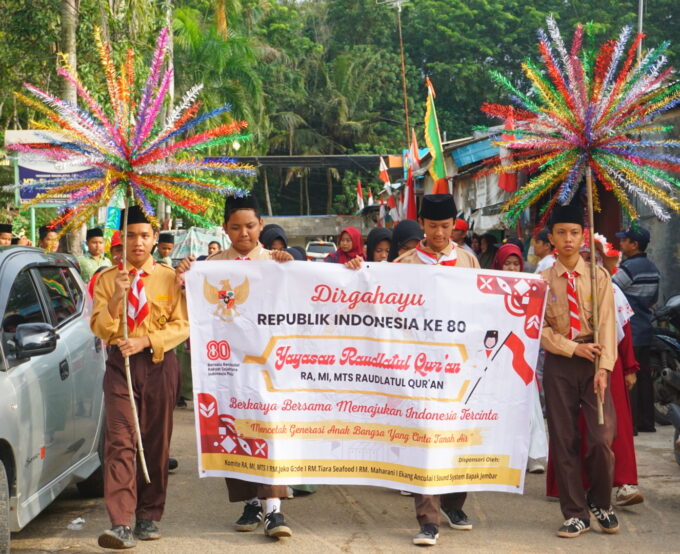 ✨ Pawai kemerdekaan lembaga pendidikan Raudlatul Qur’an Batam yang diikuti oleh Siswa-Siswi RA, MI, dan MTs." ✨ Pawai kemerdekaan lembaga pendidikan Raudlatul Qur’an Batam yang diikuti oleh Siswa-Siswi RA, MI, dan MTs."