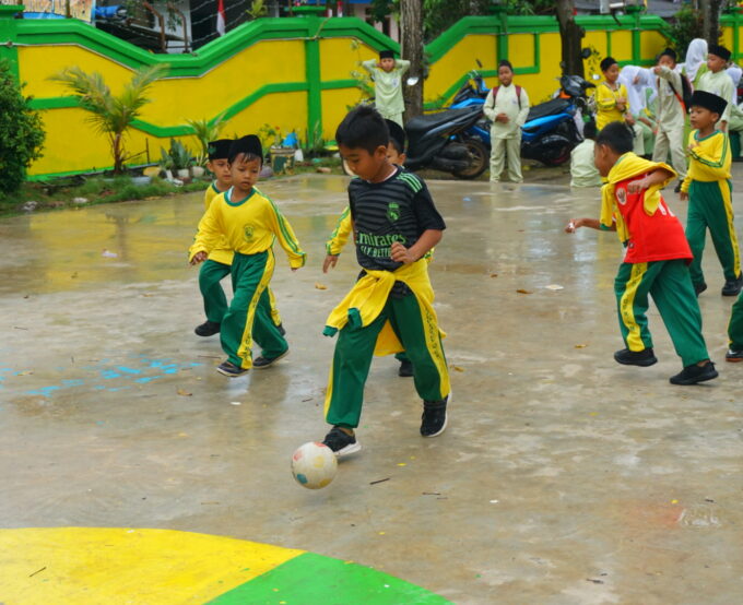 Pertandingan Futsal Meriah di MI Raudlatul Qur’an Batam Pertandingan Futsal Meriah di MI Raudlatul Qur’an Batam