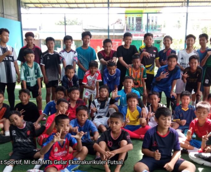 Semangat Sportif, MI dan MTs Gelar Ekstrakurikuler Futsal Semangat Sportif, MI dan MTs Gelar Ekstrakurikuler Futsal