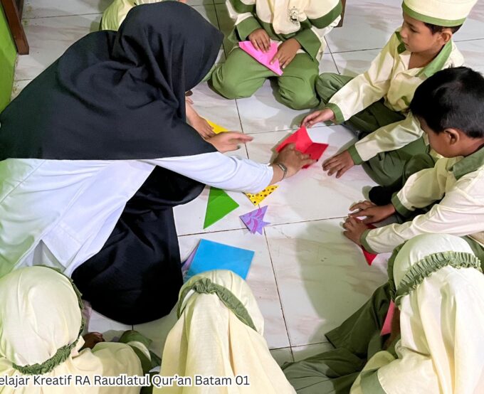 Kegiatan Belajar Kreatif RA Raudlatul Qur’an Batam 01 Kegiatan Belajar Kreatif RA Raudlatul Qur’an Batam 01