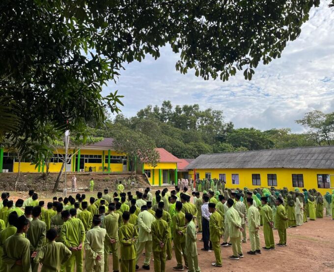 Menumbuhkan Akhlak Tawadhu’ di MTs Raudlatul Qur’an Batam