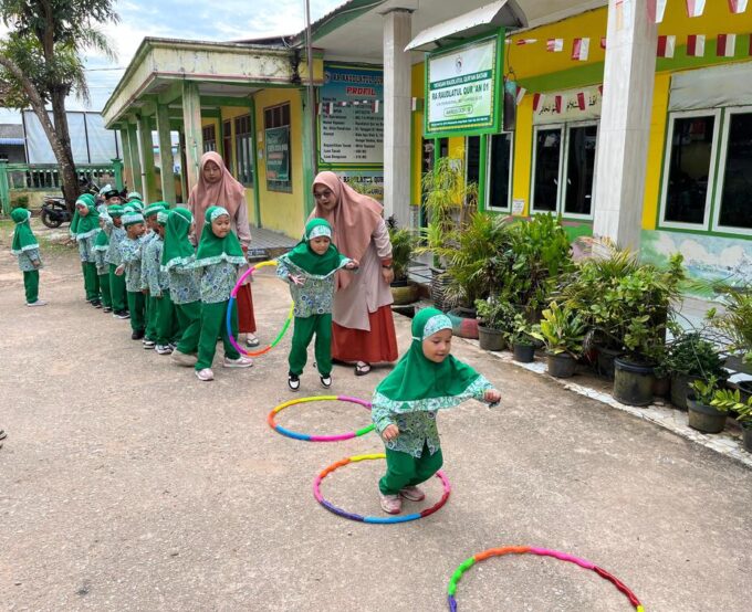 Menebar Kelembutan dalam Setiap Langkah Pendidikan Menebar Kelembutan dalam Setiap Langkah Pendidikan