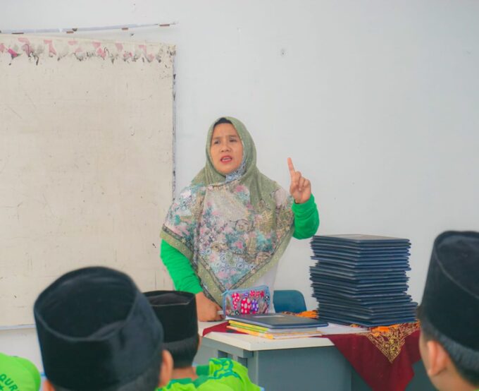 MTs Raudlatul Qur’an Batam Gelar Pembagian Rapor Sumatif Tengah Semester Tahun Pelajaran 2025/2026
