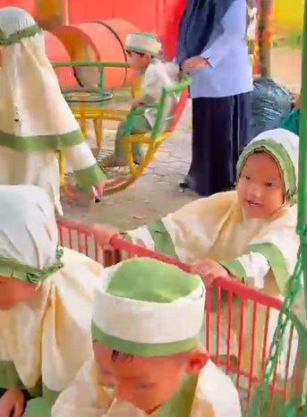 Menumbuhkan Persahabatan dan Kejujuran Sejak Usia Dini di RA Raudlatul Qur’an 01 Menumbuhkan Persahabatan dan Kejujuran Sejak Usia Dini di RA Raudlatul Qur’an 01