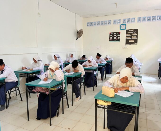 Mengukur Ilmu, Melatih Kejujuran: Ujian Siswa MTs Raudlatul Qur’an Batam Mengukur Ilmu, Melatih Kejujuran: Ujian Siswa MTs Raudlatul Qur’an Batam