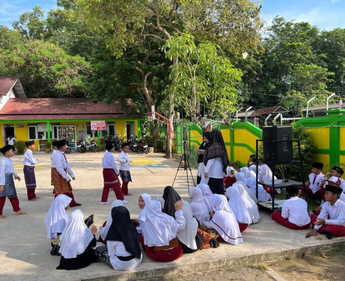 Semarak Budaya!  MI Raudlatul Qur'an Pengambilan Nilai Praktik Seni Tari Semarak Budaya!  MI Raudlatul Qur'an Pengambilan Nilai Praktik Seni Tari