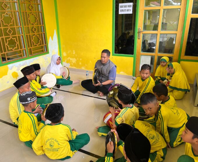 Ekstrakurikuler Hadroh MI Raudlatul Qur’an Batam