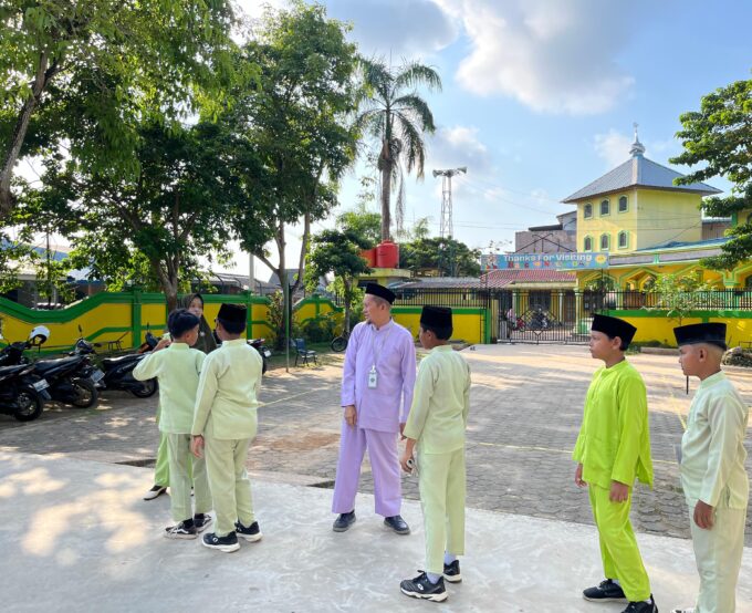 Keutamaan dan Kedamaian dalam Memaafkan Sejak Usia Dini  MI Raudlatul Qur’an Batam Menanamkan Akhlak Mulia kepada Peserta Didik