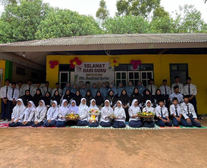 PERINGATAN HARI GURU NASIONAL 2025 -MTs Raudlatul Qur’an Batam Gelar Tasyakuran