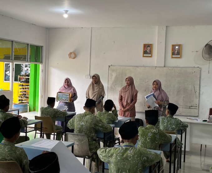 MTs Raudlatul Qur’an Batam Gelar Penggalangan Dana untuk Korban Bencana di Sumatra