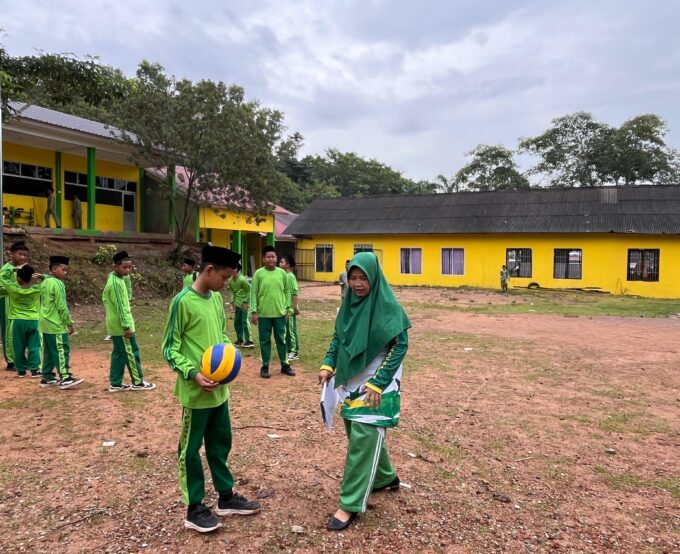 Membahagiakan Anak Didik, Amalan Menuju Darul Farah