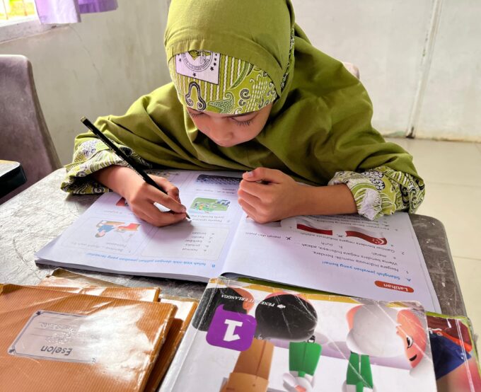 Dari Kelas ke Panggung Cita-Cita: Mengembangkan Bakat Unik Anak di MI Raudlatul Qur’an Batam