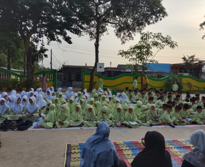 MI Raudlatul Qur’an Laksanakan Pembacaan Surah Yasin Bersama untuk Menumbuhkan Karakter Religius Siswa