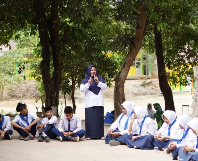 MTs Raudlatul Qur’an Laksanakan Pembinaan PMR untuk Menumbuhkan Jiwa Kemanusiaan dan Kepedulian Sosial Siswa