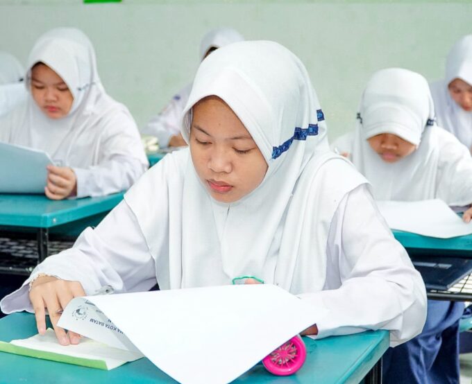 Mengukir Prestasi, Menjemput Masa Depan Gemilang - MTs Raudlatul Qur’an Batam Laksanakan UTS Kelas 7 dan 8 serta Try Out Kelas 9