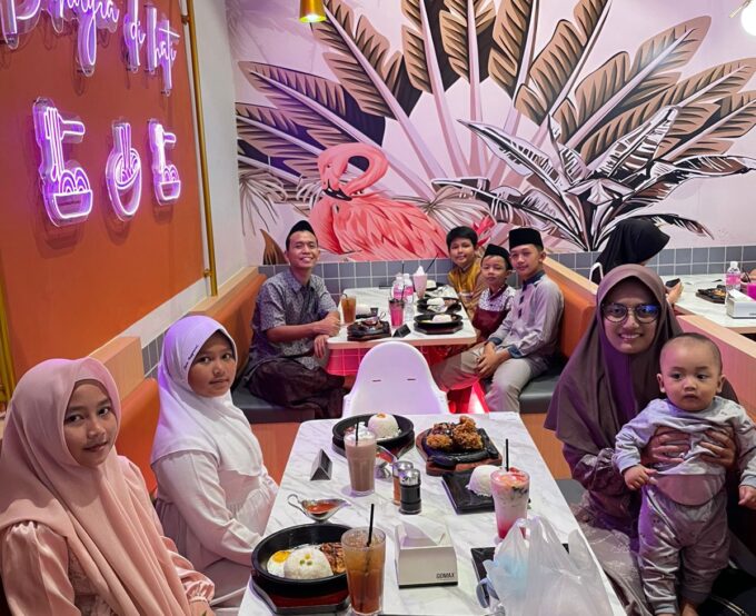 Kebersamaan Penuh Berkah, Yayasan Raudlatul Qur'an Batam Gelar Buka Bersama dan Santunan Anak Yatim yang berada di lingkungan yayasan