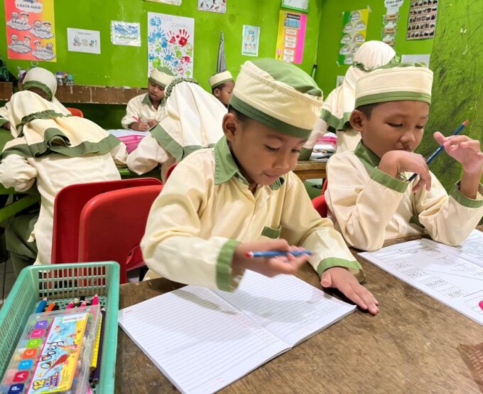 Hari Pertama Masuk Sekolah, Siswa RA Raudlatul Qur’an 01 Batam Kembali dengan Semangat Baru