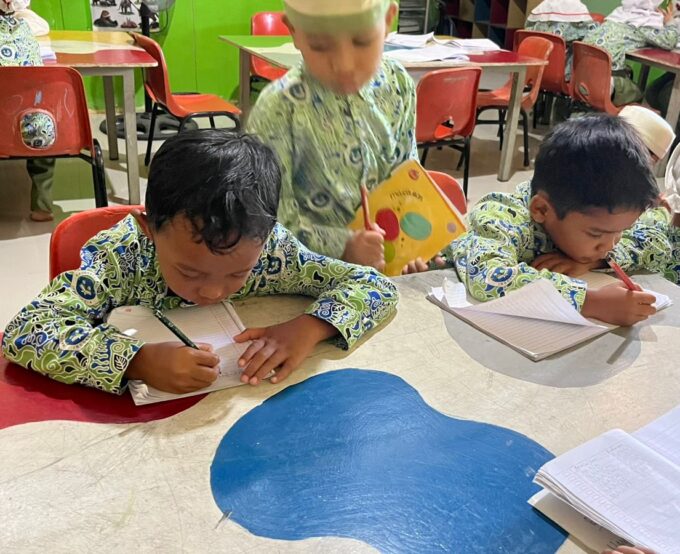 Belajar di Masa Kecil Bagaikan Mengukir di Atas Batu: Semangat Siswa RA Raudlatul Qur’an 2 Sagulung Batam