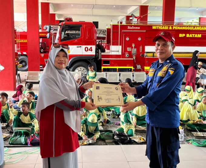 RA Raudlatul Qur’an 01 Batam Laksanakan Edukasi Mitigasi Kebakaran di BP Batam