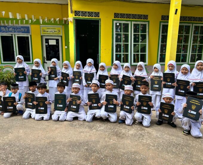 RA Raudlatul Qur'an 01 Batam Laksanakan Penerimaan Rapor dan Penyerahan Ijazah Tahun Pelajaran 2025–2026