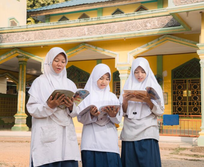 Membaca Bersama, Menumbuhkan Budaya Literasi di MTs Raudlatul Qur’an Batam