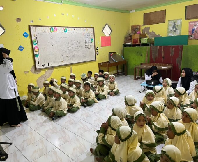 Serunya Belajar Gizi: Siswa RA Raudlatul Qur’an 01 Batam Nonton Bersama