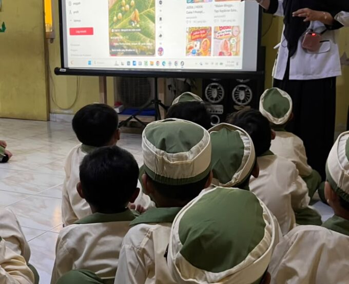 Belajar Mengenal Dunia Hewan dengan Cara yang Menyenangkan di RA Raudlatul Qur’an 01 Batam